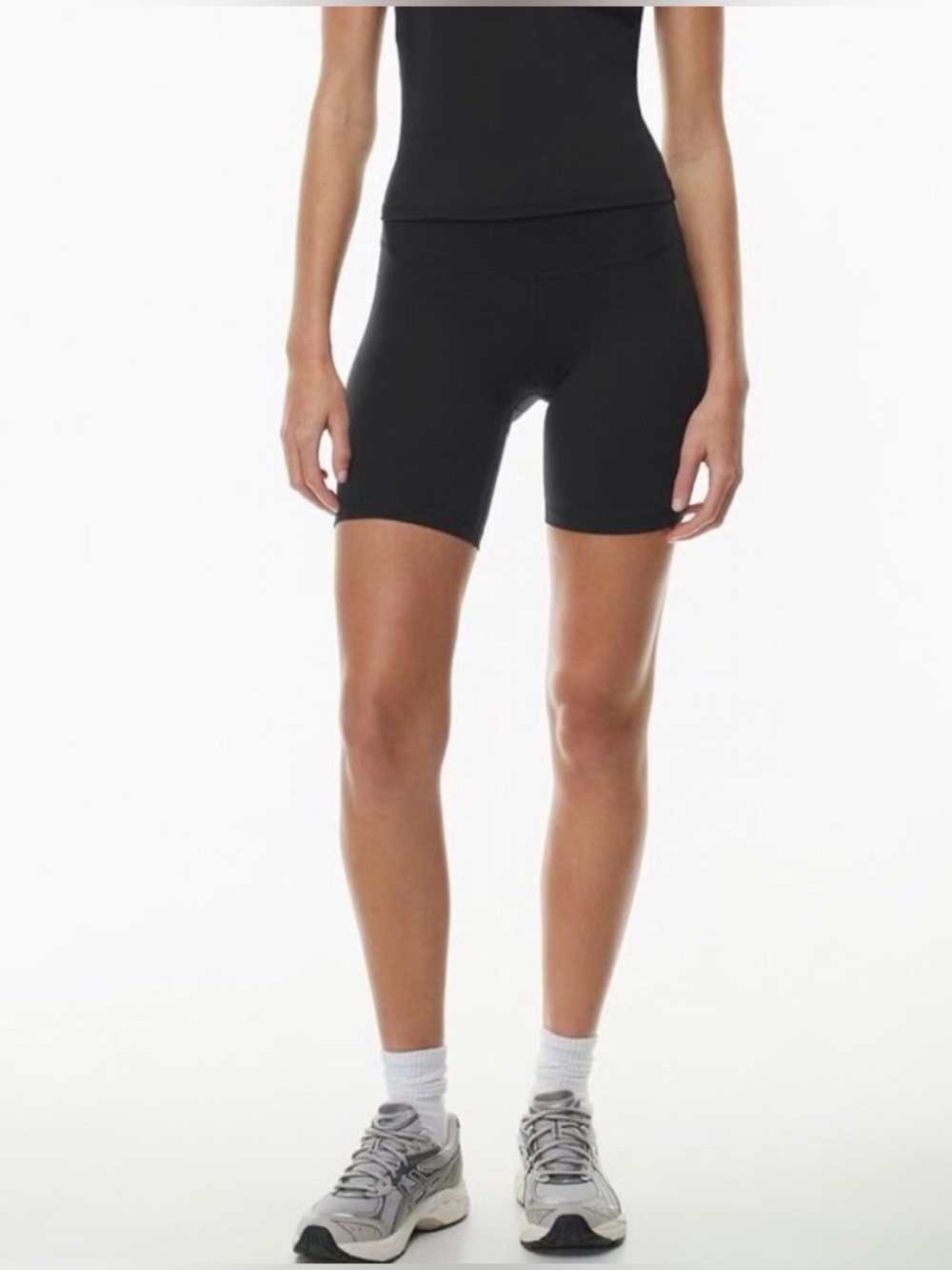 Aritzia TnActiom black biker shorts